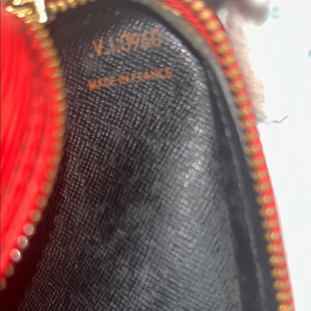 AUTHENTIC Vintage Louis Vuitton Epi Jeune Fille MM Crossbody Bag Red V.I.0960 - Picture 8 of 8